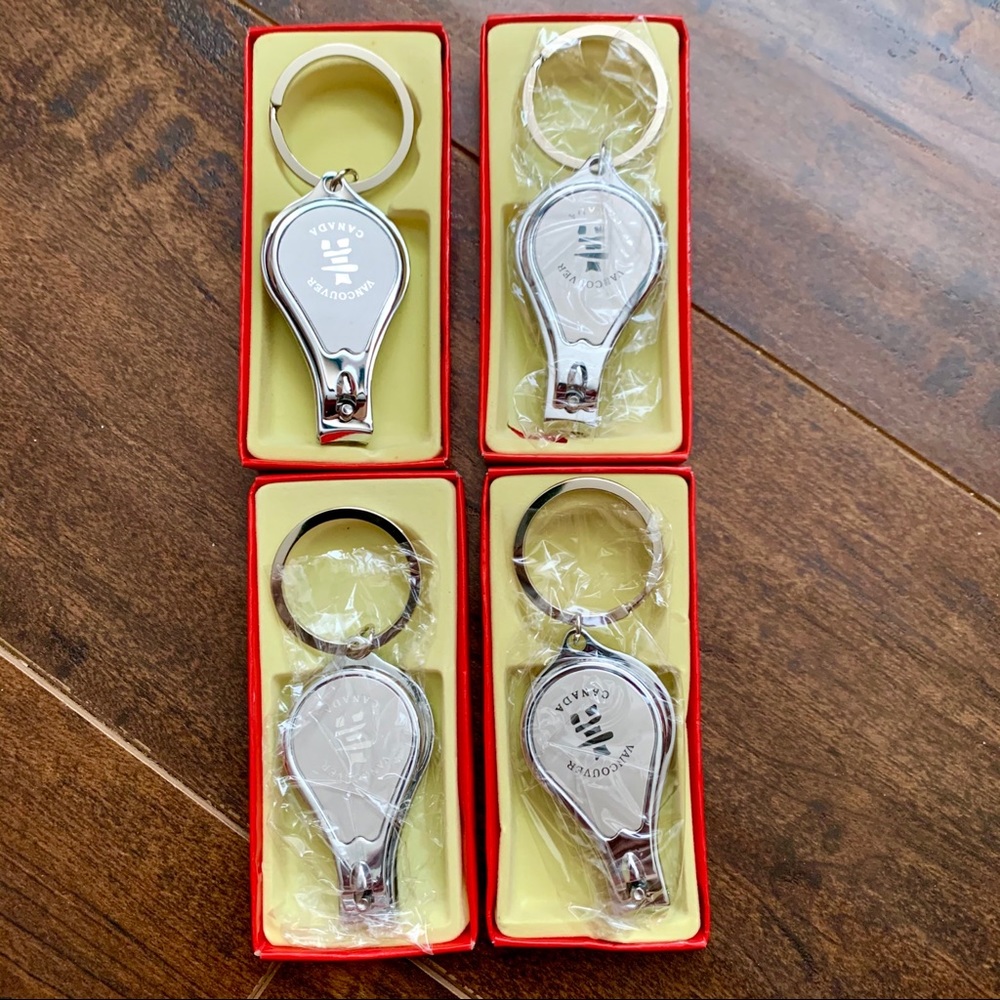 (4) Souvenir Sets Vancouver, Canada NIB!